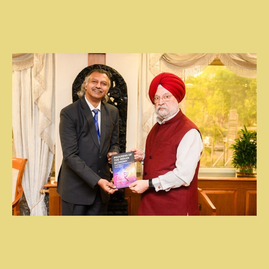 Union Minister Hardeep Singh Puri lauds Vivek Sood’s Book “Progress of Indian economy – Legislative Proactivism since 2015”